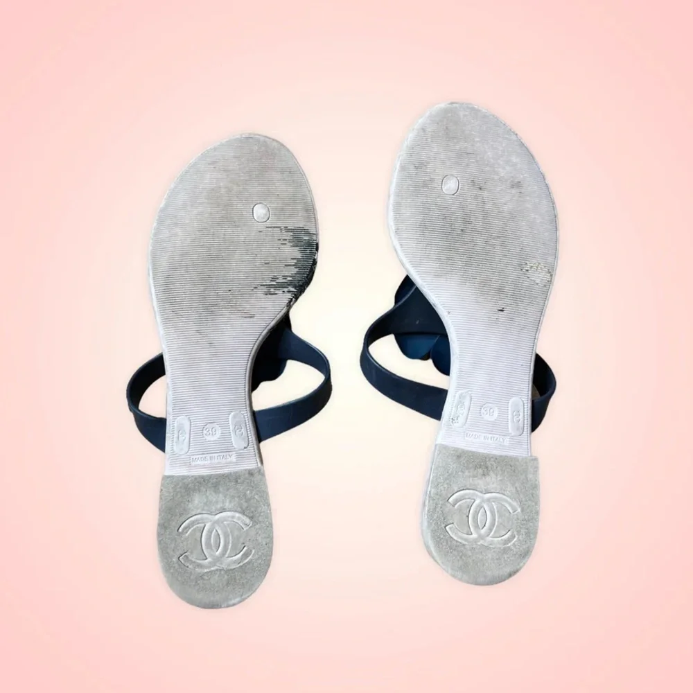 Chanel flower tong sandals (Sz 39) - Picture 3 of 5